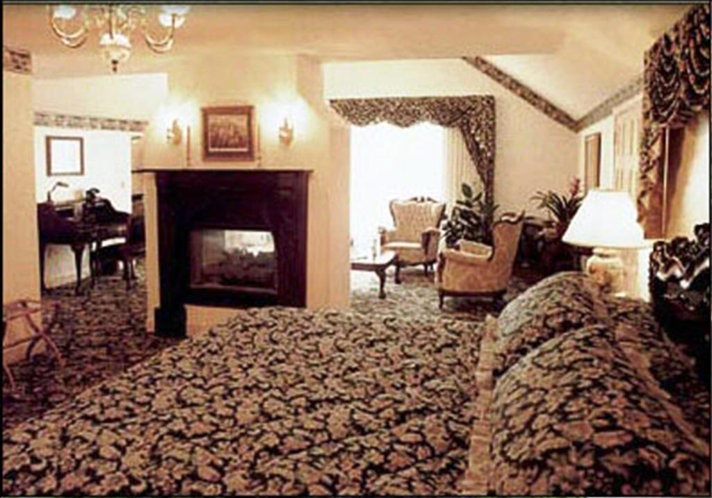 Bavarian Inn Шепърдстаун Стая снимка