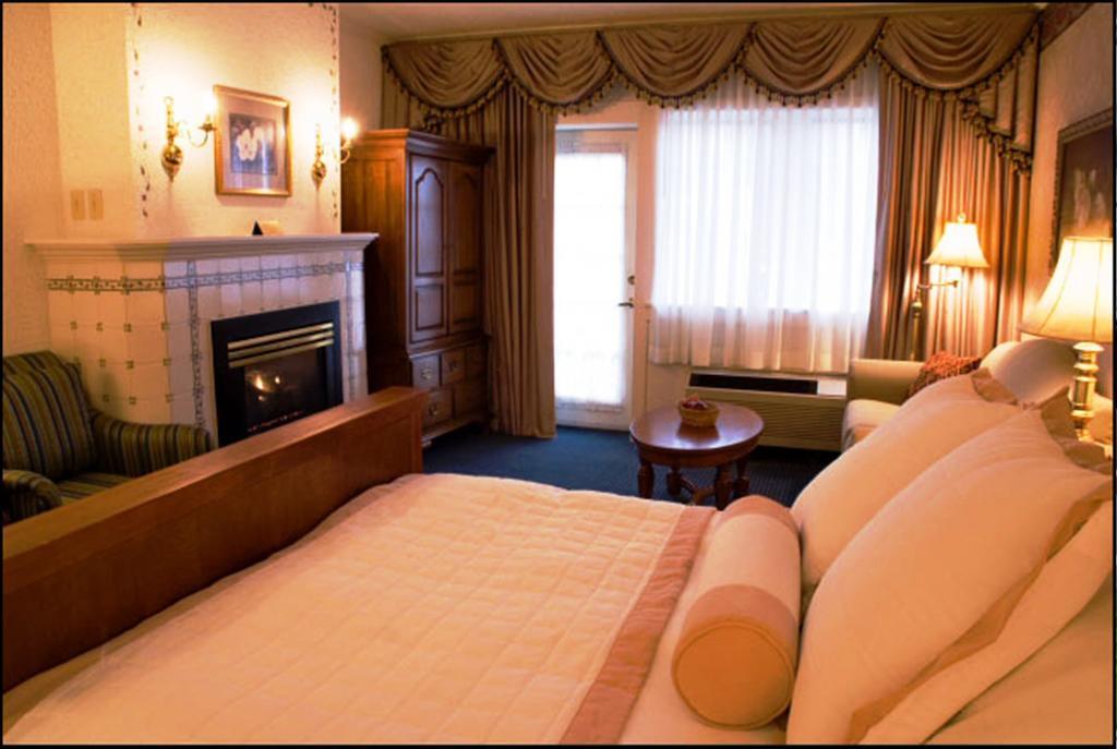 Bavarian Inn Шепърдстаун Екстериор снимка