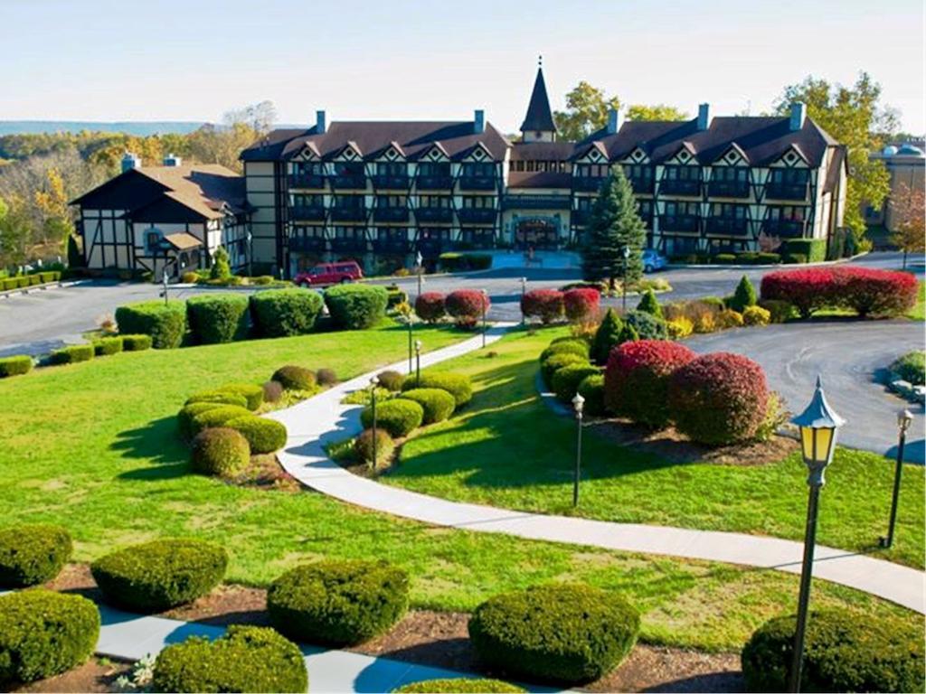Bavarian Inn Шепърдстаун Екстериор снимка
