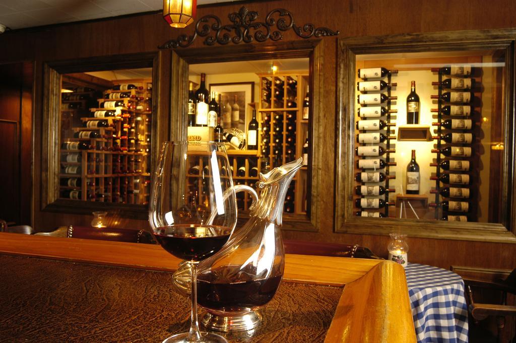 Bavarian Inn Шепърдстаун Екстериор снимка